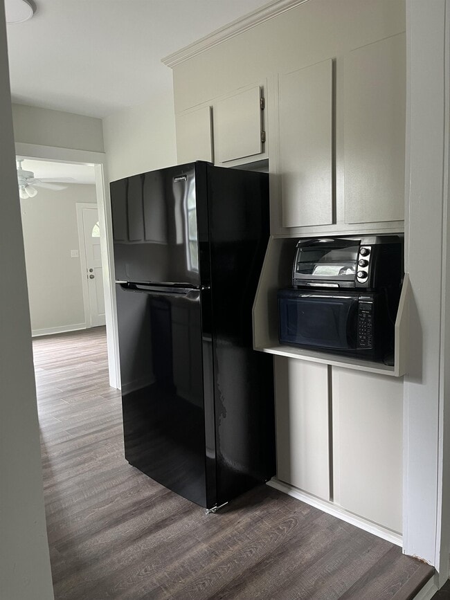 Photo - 1420 E 57th St