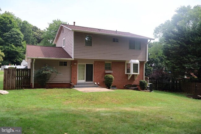 Photo - 5012 Gainsborough Dr