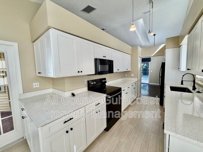 Photo - 4935 82nd Pl E