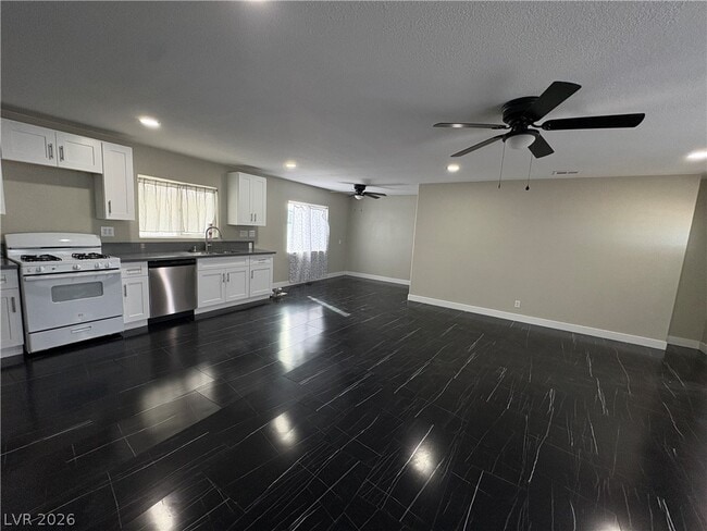 Photo - 223 Mojave Ln