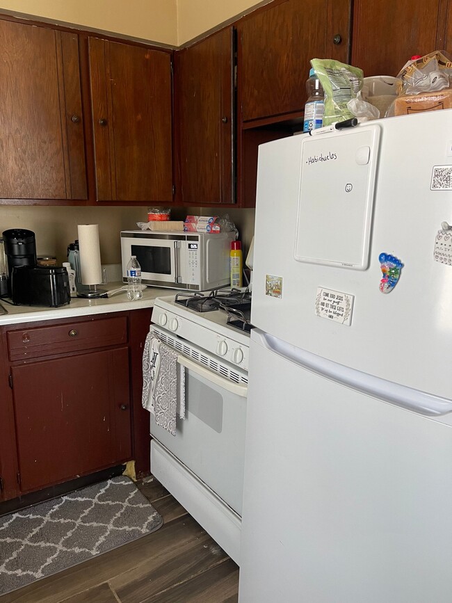 Photo - 1229 Brownsville Rd Unit Apartment 2Left