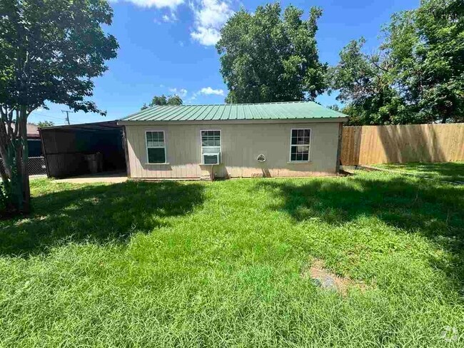 Building Photo - 1228 34th St Rental