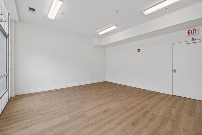 116 E 3rd St Unit 201