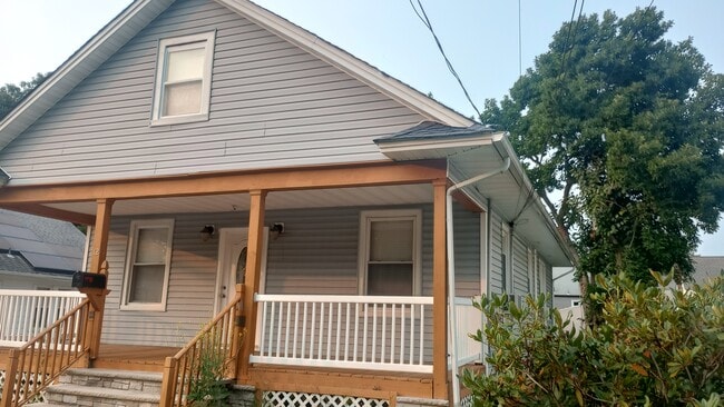 Building Photo - 12 Hillside Ave Rental