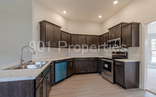 Photo - 5961 Uselton Dr