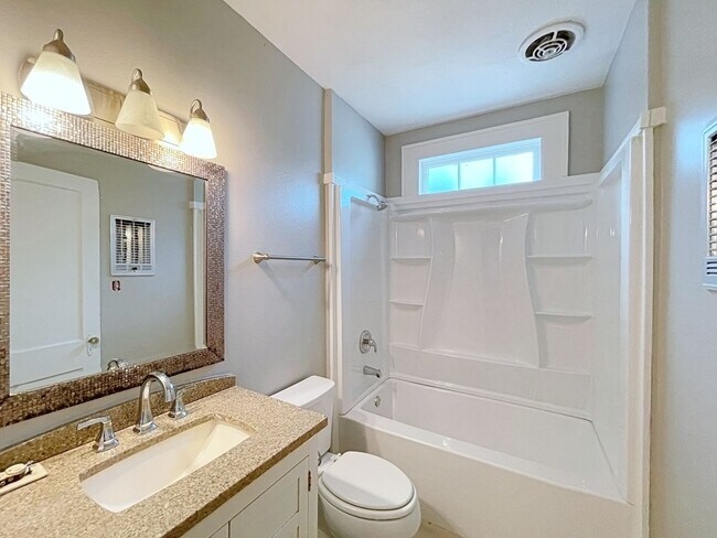 Photo - 3 Bedroom House right off the LSU lakes