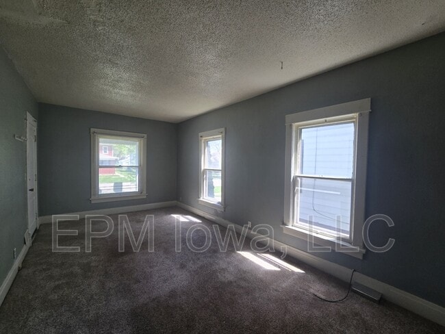 Photo - 408 Locust St