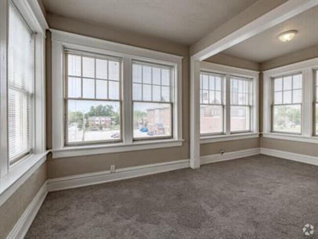 Building Photo - 5855 Washington Blvd Rental