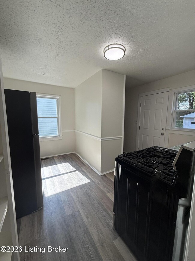 Photo - 1637 Thornberry Ave