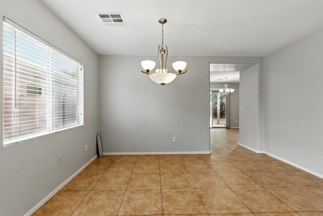 Photo - 11546 W Schleifer Dr