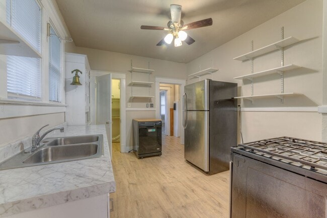 Photo - Charming 5BR/2.5BA Brick Bungalow in Vollintine-Evergreen