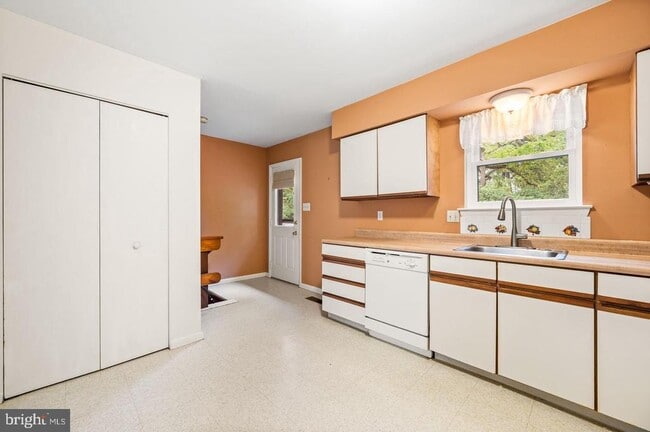 Photo - 113 Spring Ln