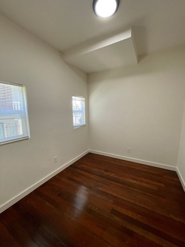 Photo - 659-661 31st St Unit 659