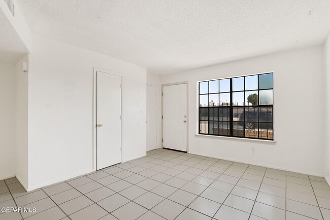 Photo - 3017 E Glen Dr