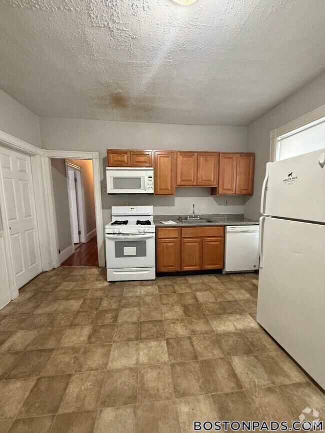 Building Photo - 151 E Cottage St Rental