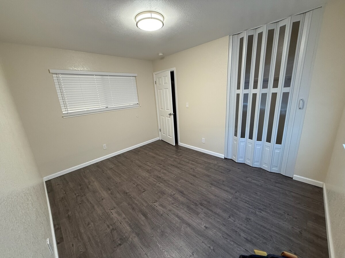 Photo - 90 Meadow Ter