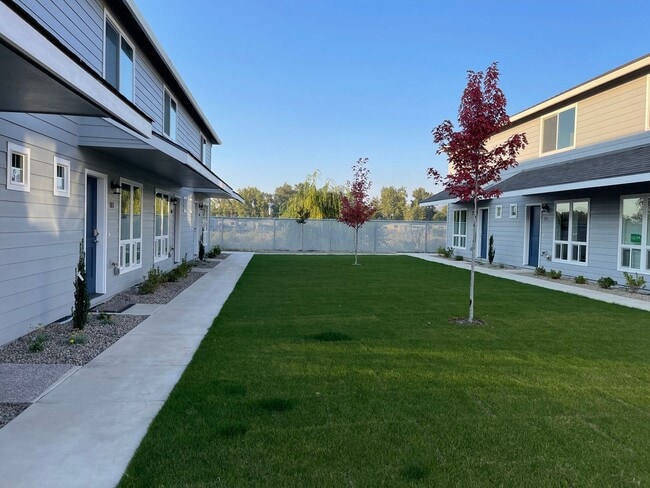Photo - End Townhouse Unit in South Medford/Phoenix Area
