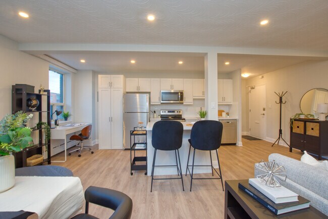 Photo - 2293 Eglinton Ave E