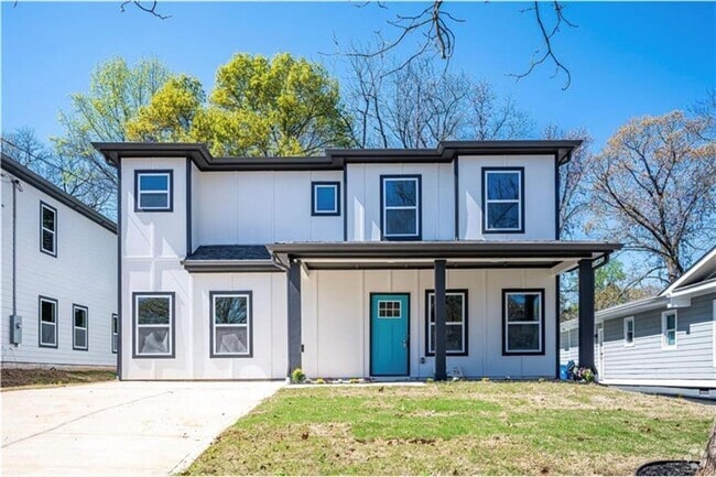 Building Photo - 1427 Graymont Dr SW Rental