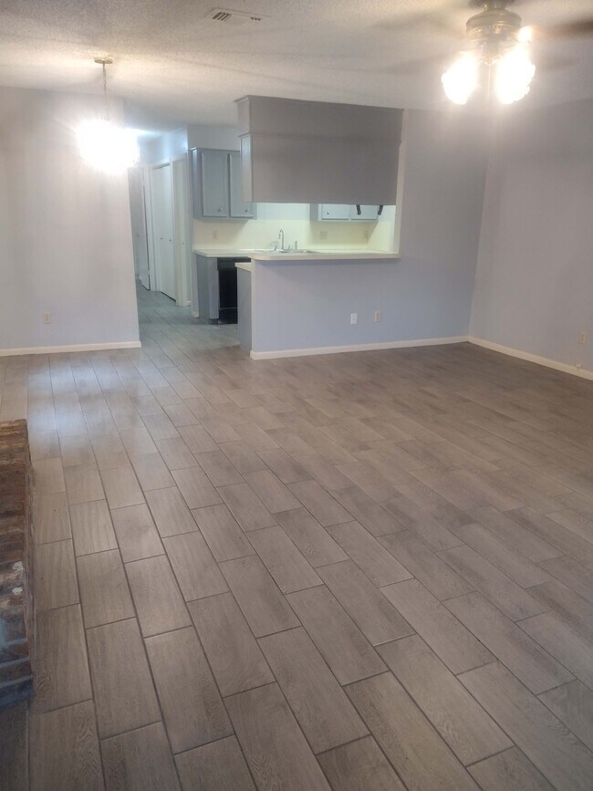 Photo - 529 Broad St