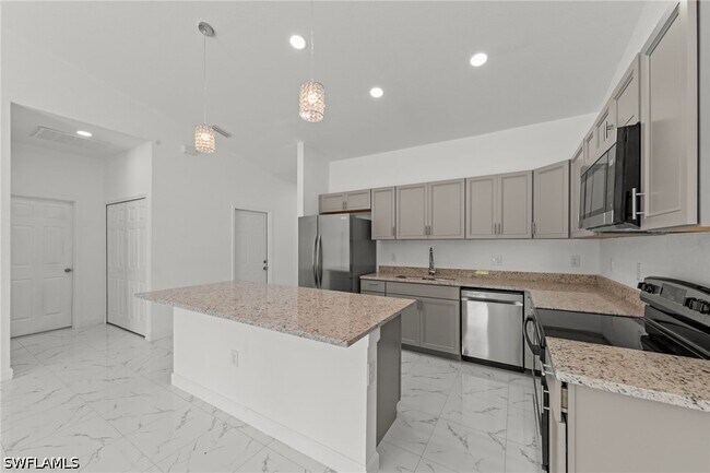 Photo - 1940 Laverna Ave