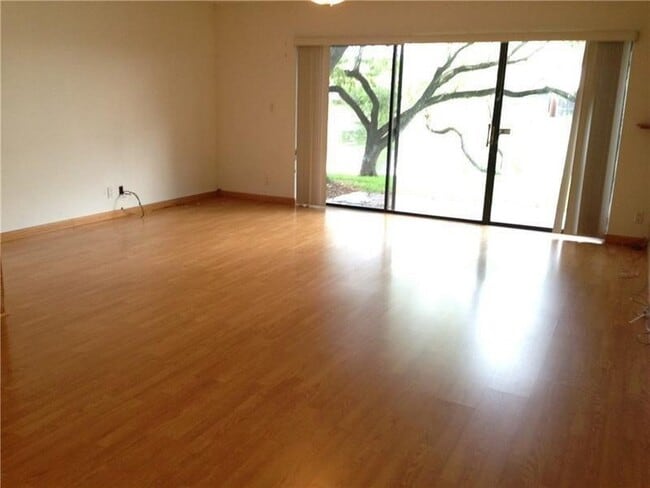 Photo - 4716 NW 82nd Ave