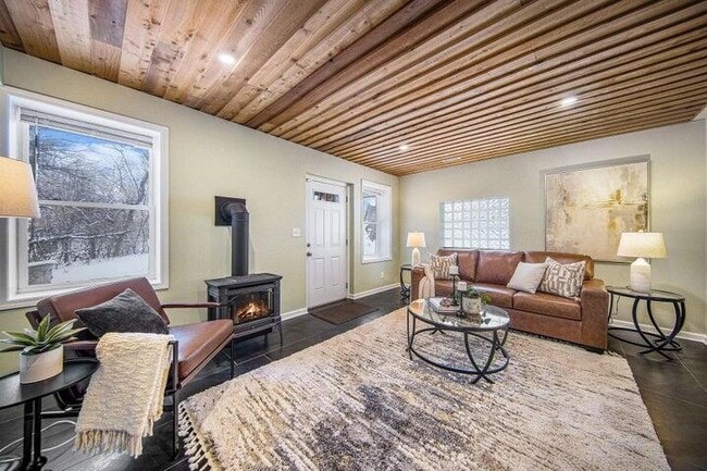 Photo - 5990 Plymouth Rd