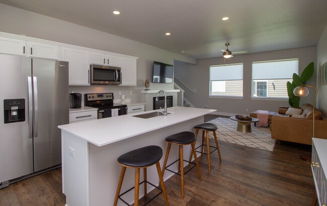 planta principal - 17119 Mistflower Ln