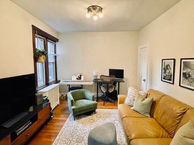 Photo - 17 Gray St Unit 2