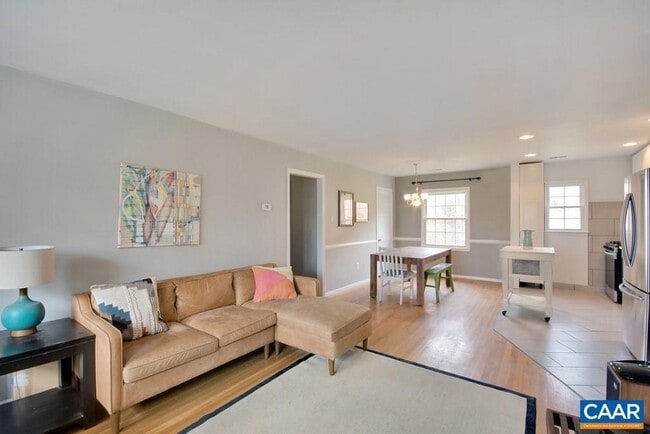 Photo - 2420 Barracks Pl Unit 4