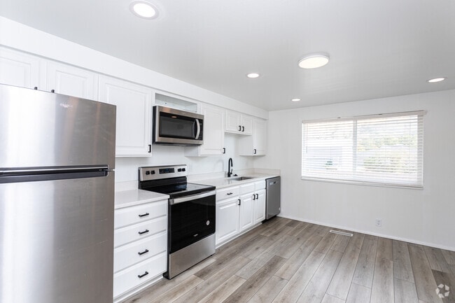 Interior Photo - Sierra Ridge