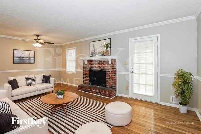 Photo - 335 Sharon Dr