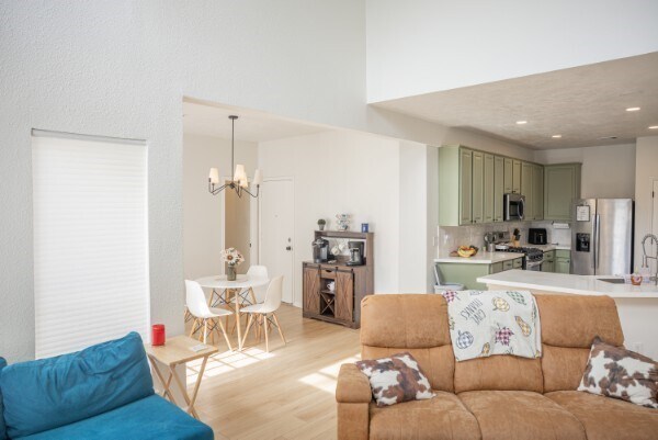 315 Vantage Pointe Cir