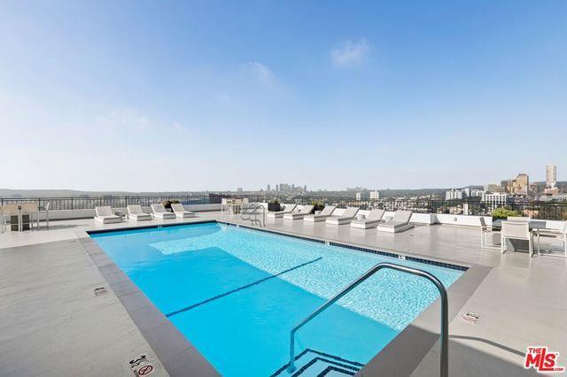 Building Photo - 1100 Alta Loma Rd Unit 902 Rental