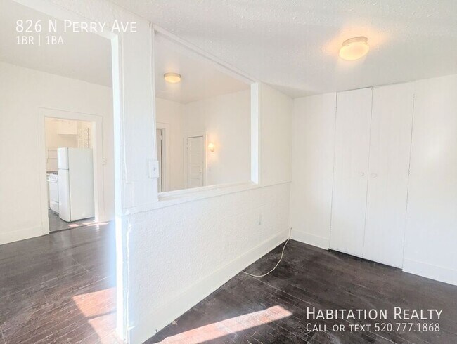 Photo - 826 N Perry Ave