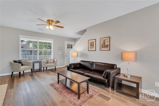 Photo - 11 Ropemaker Ct