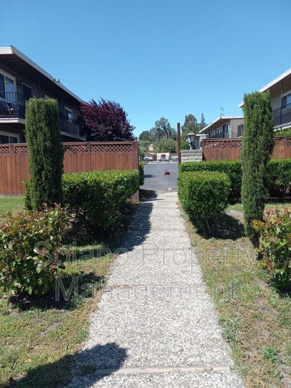 Photo - Brown Street Apartments