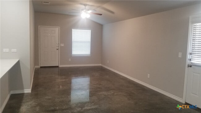 Photo - 200 Lowes Blvd
