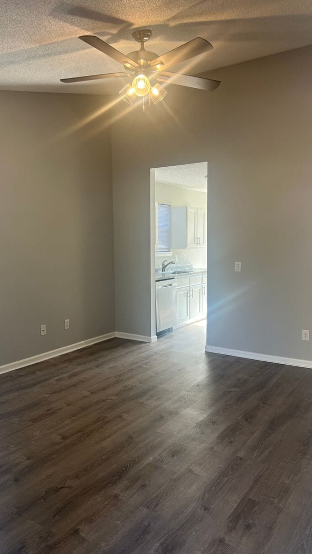 Photo - Sleek and Stylish 3 Bedroom, 2 full bath cottage home in Mid-town! Only $1750/mo.!!