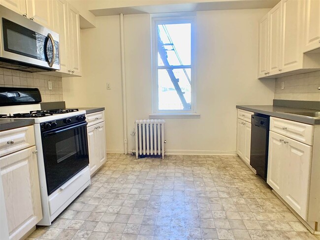 Photo - 106 11th St Apartment Unit 8