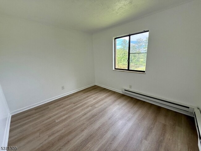 Building Photo - 207 Old Chimney Ridge Rd Rental