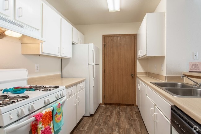 2 Bed/ 2 Bath