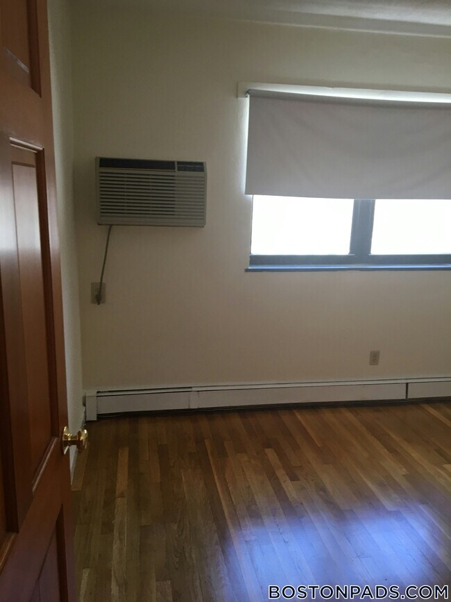 Photo - 264 Grove St Unidad 8