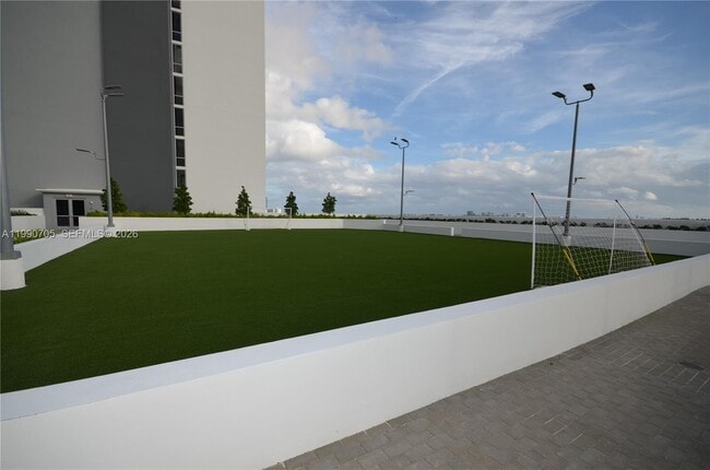 Photo - 16385 Biscayne Blvd Unit 518