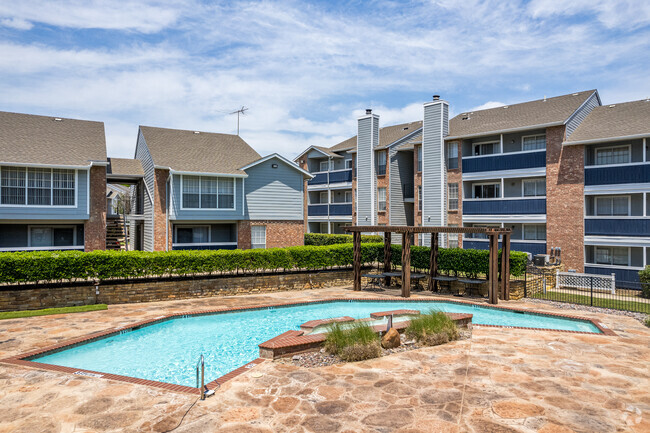 Woodbridge Apartments - Woodbridge Apartments