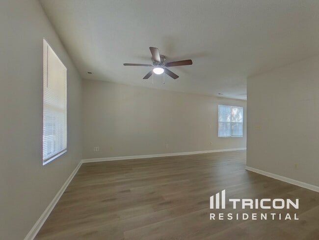 Photo - 124 Devonport Dr