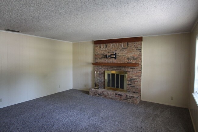 Photo - Beautiful 3 bedroom 2 bath in Tyler!