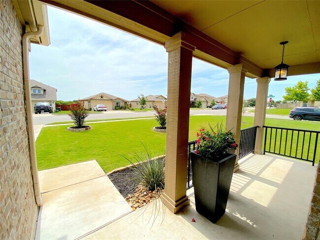 Photo - 122 Liard River Rd