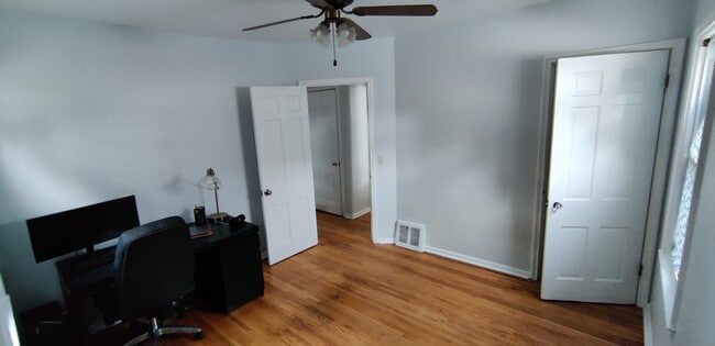 Photo - 1720 Evansdale Ave