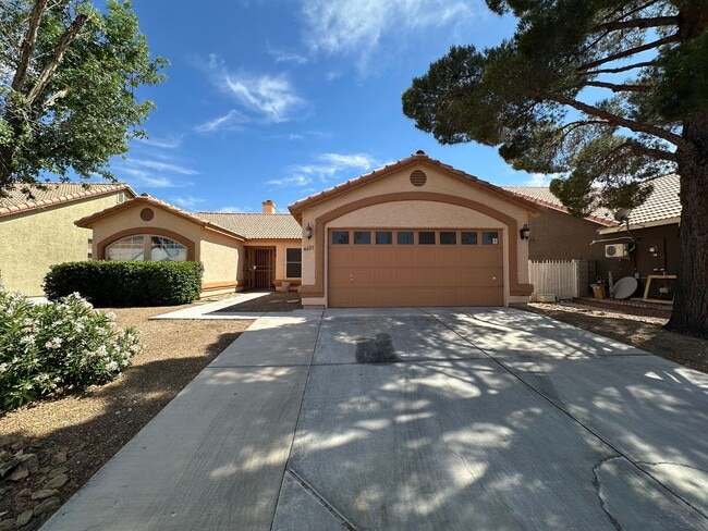 Building Photo - Vista Del Sol-Phase 8